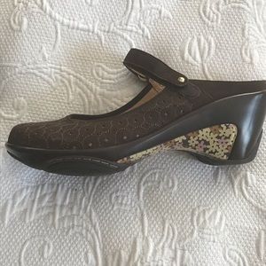 Jambu Mary Jane Clogs size 8